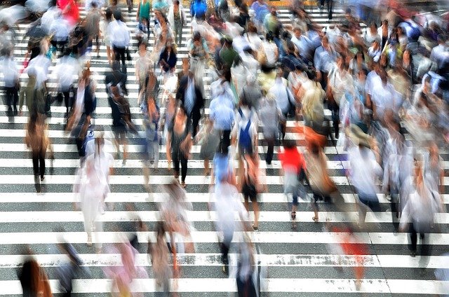 pedestrians 400811 640